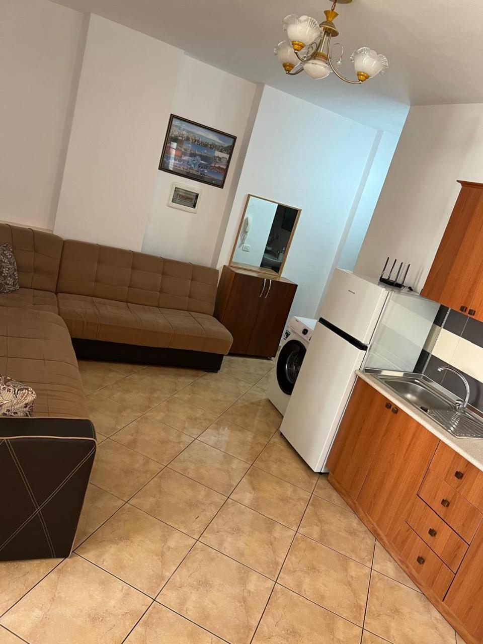 Seaside Charm In Appartement Durrës